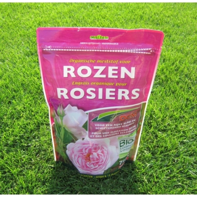 DCM növénytáp rózsákhoz és virágzó növényekhez (0,75 kg)